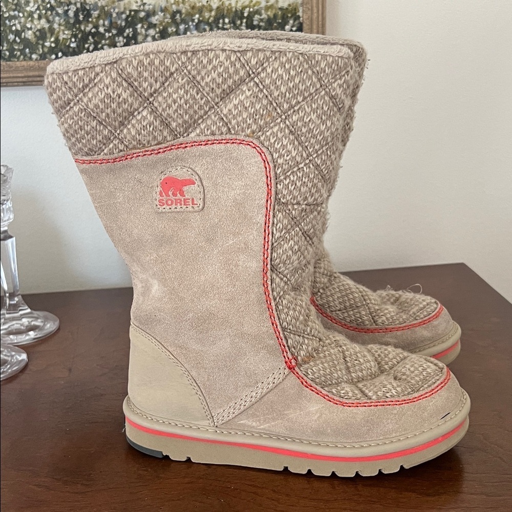 Sorel Tan Quilted Campus Tall Boots with Red Trim Size 2